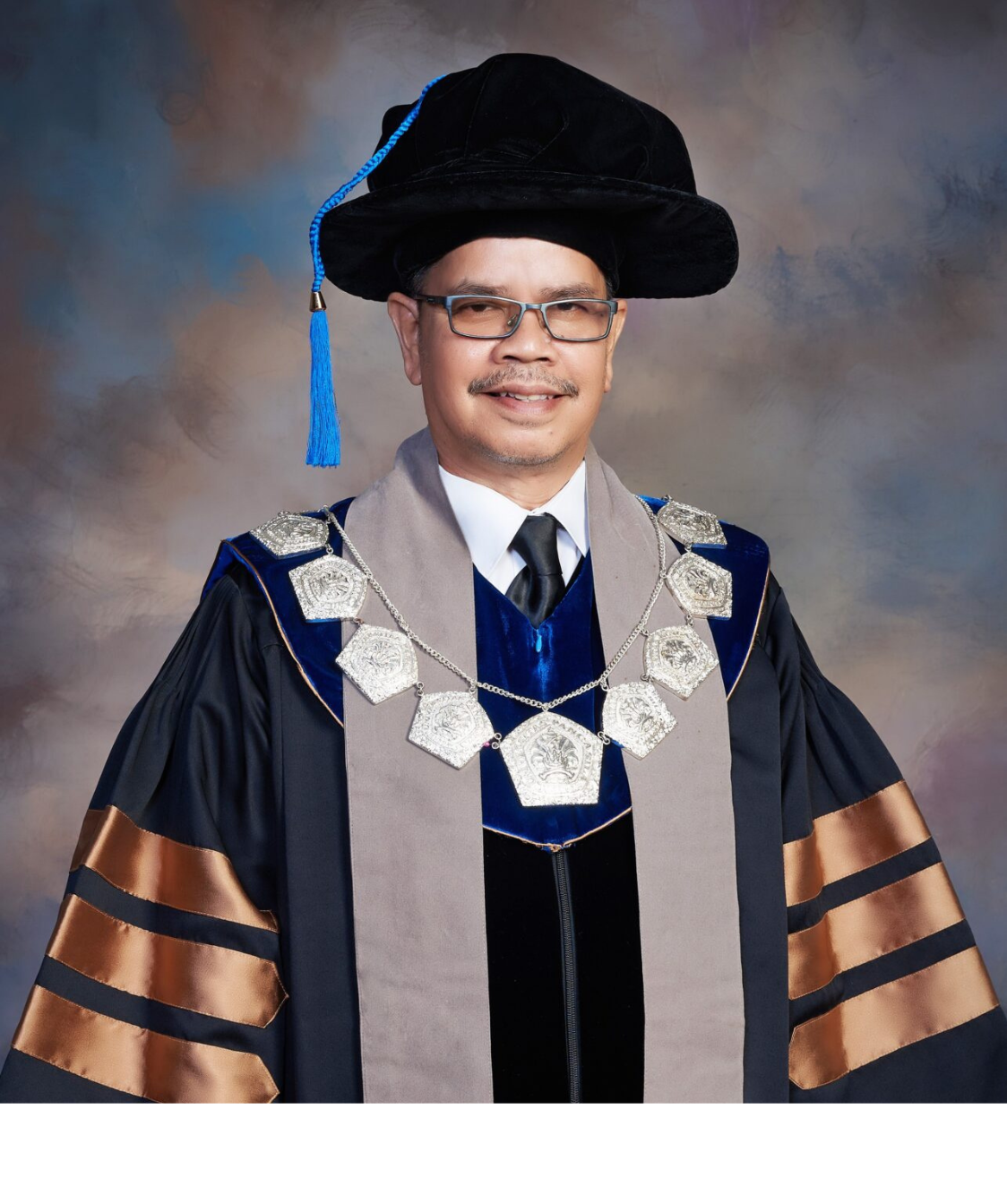 Foto Dr. Harnovinsah, SE., Ak., M.Si., CA., CIPSAS., CMA., CSRS., CSRA., PIA.