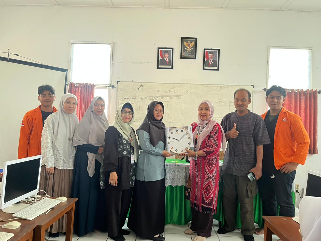 Kegiatan Promosi Penerimaan Mahasiswa Baru Universitas IBA di SMK Pembina Berjalan Antusias