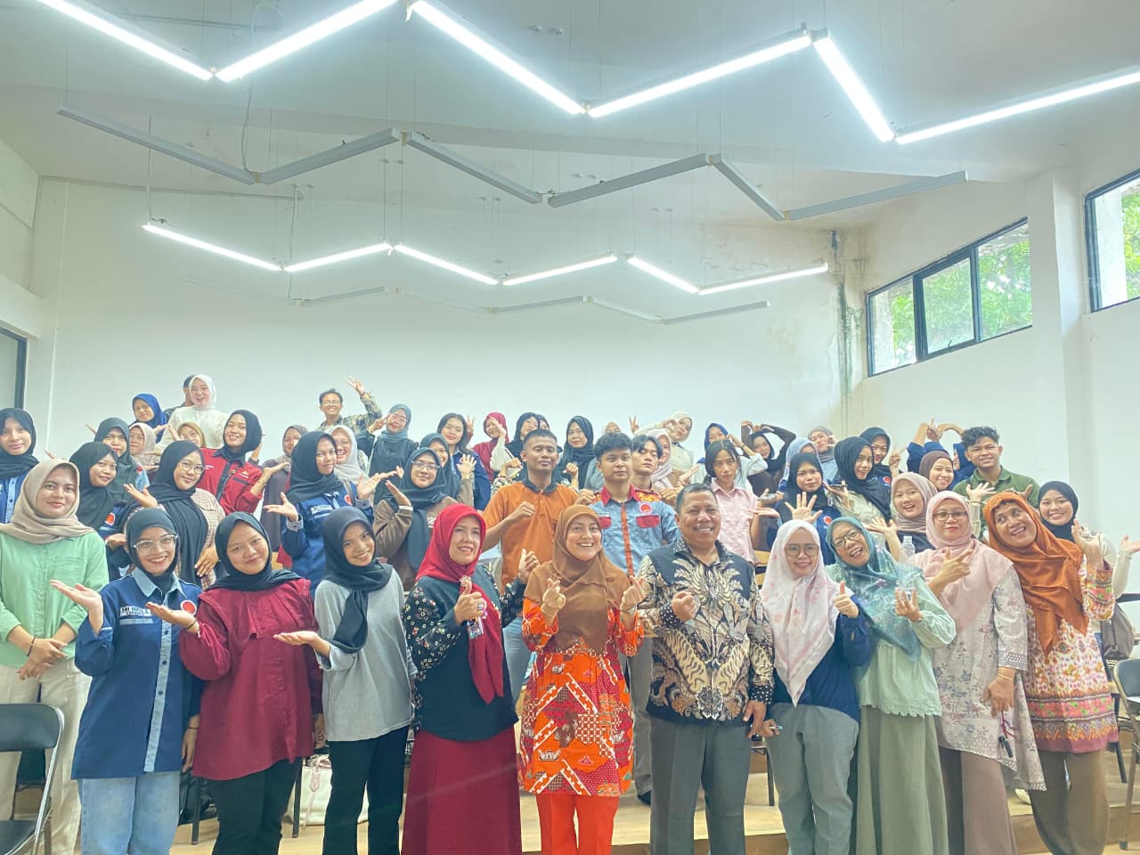Sosialisasi tentang kewajiban Mahasiswa Berperan Aktif dalam Kegiatan Bank Sampah dan Galeri Investasi Bursa Efek Indonesia Universitas IBA Sesuai dengan SK Rektor
