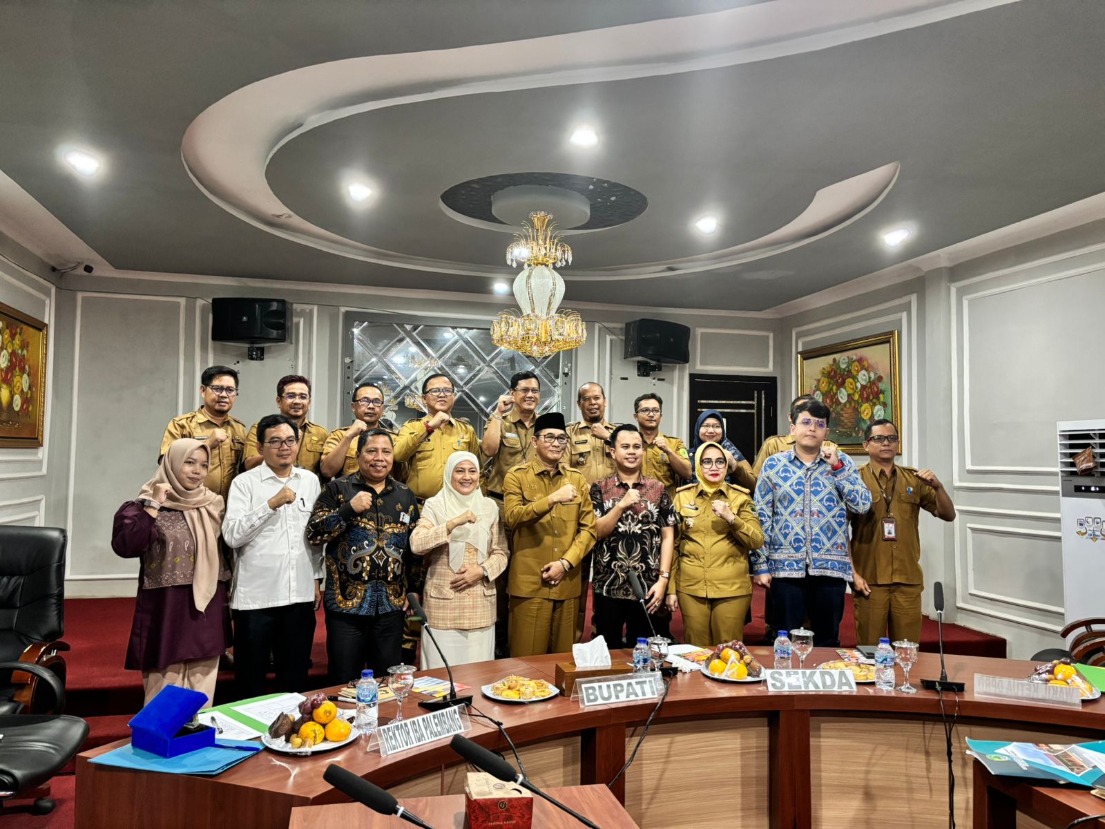 Kunjungan  Rektor Universitas IBA beserta Rombongan ke Bupati Pali dalam rangka Kerjasama antar lembaga