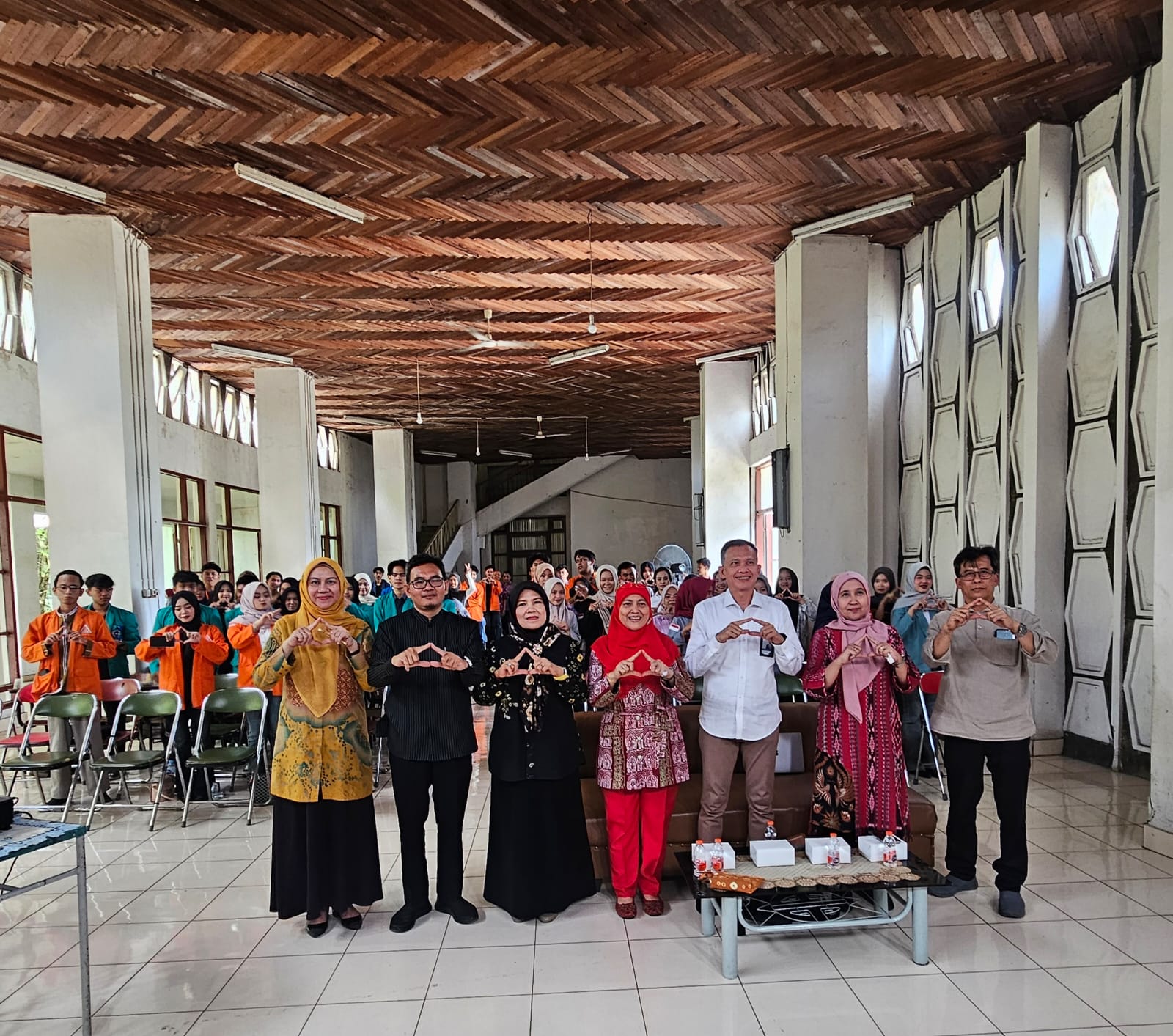 Kuliah Umum “Pentingnya Investasi dalam Pembangunan Nasional dan Dampak Negatif Ketegangan Geopolitik Global” oleh Bapak Ferry Akbar Pasaribu
