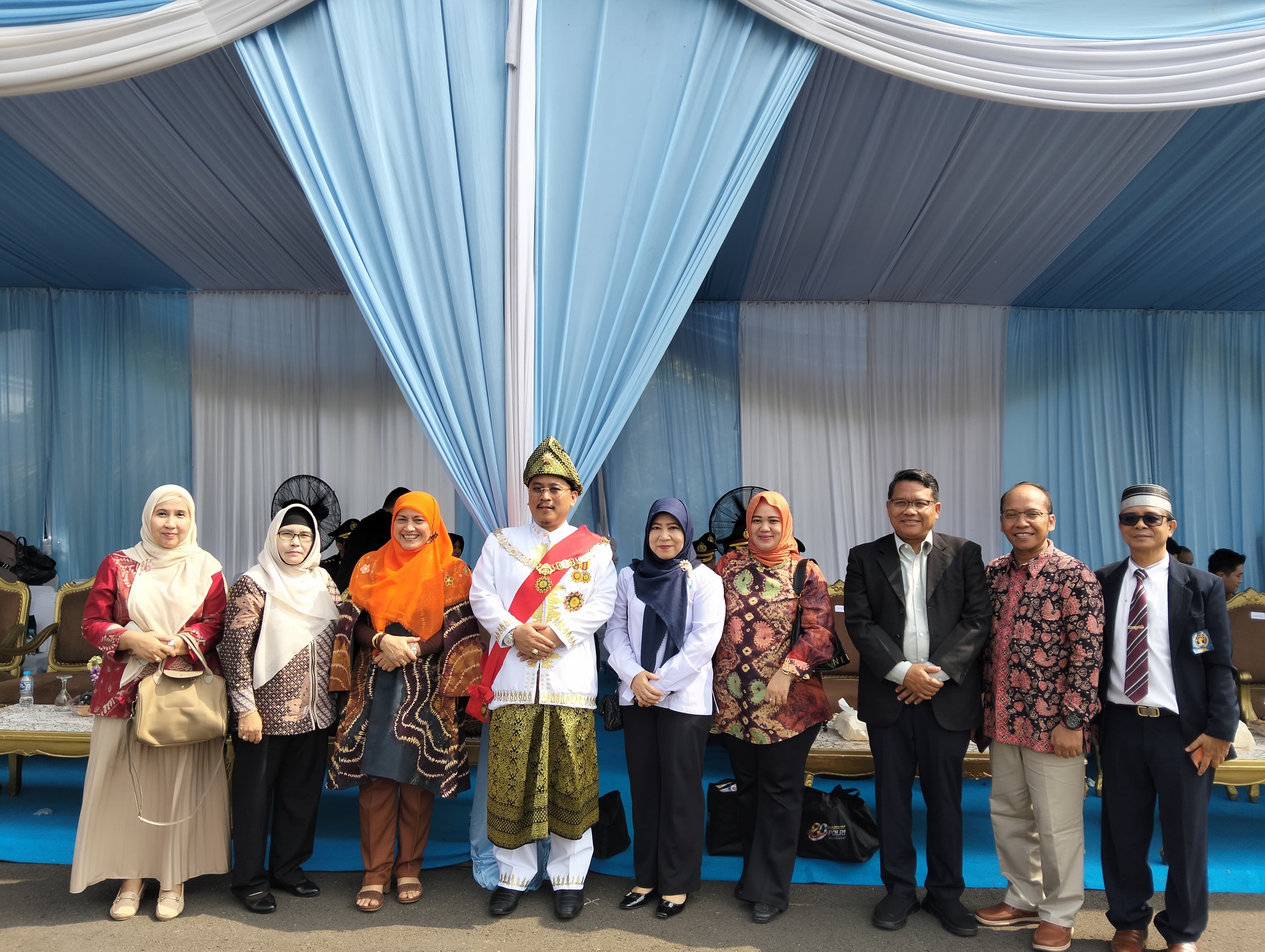 Rektor dan Sivitas Akademika Universitas IBA Hadiri Peringatan Hari Bhayangkara Ke-80 di Kantor Gubernur