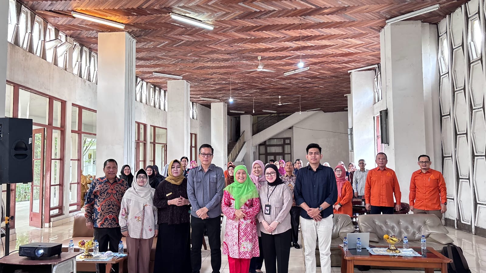 Universitas IBA Gelar Edukasi Pasar Modal dan Silahturahmi Dosen serta Tendik