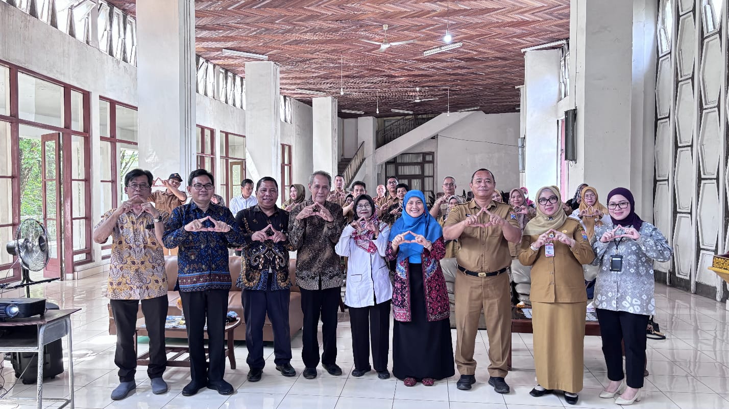 Universitas IBA Gelar Edukasi Edukasi Pasar Modal dan Penandatanganan MoU Bank Sampah Bersama Puskesmas 11 Ilir dan MI Hijriyah 1 Palembang