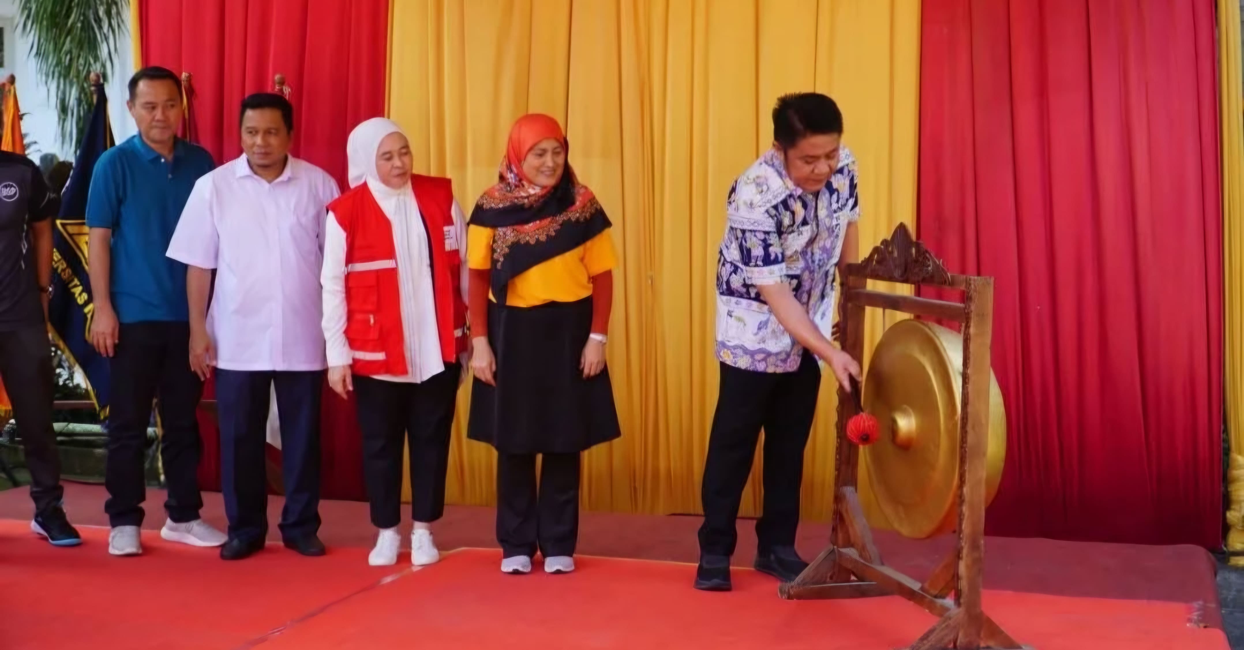 Gubernur Sumsel H. Herman Deru Membuka PORSENI CUP di Universitas IBA